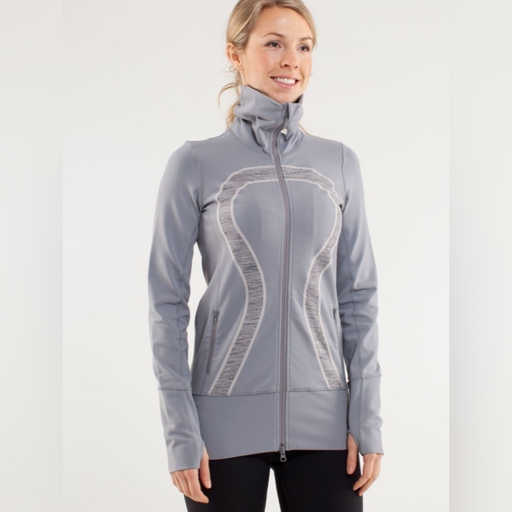 Lululemon In Stride Jacket
Fossil / Wee Are From Space Coal Fossil Size 6